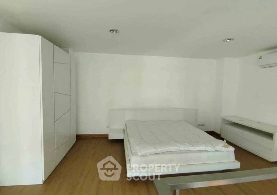 รูป 1 ห้องนอน คอนโด D 65 Condominium ใกล้ BTS เอกมัย 400 ม. (ID 3142808) - รูปที่ 2/7