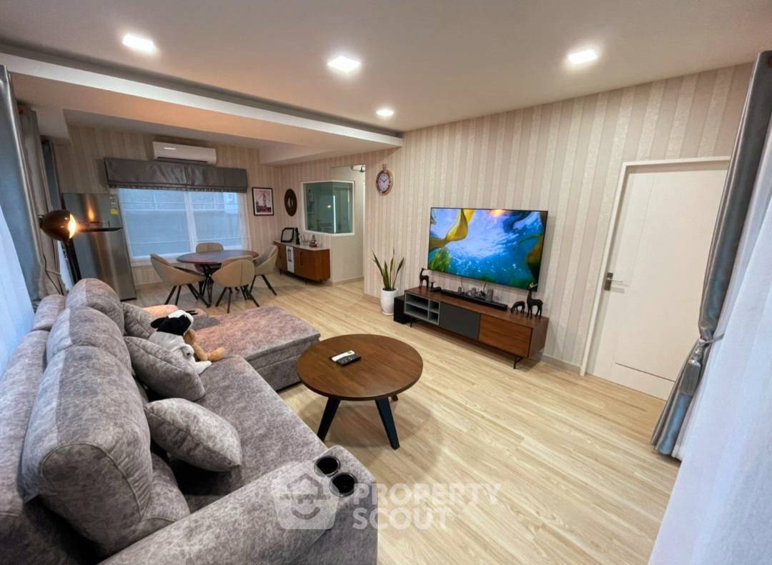 picture 3-Bed House For Rent At Villaggio Srinakarin, Phraeksa (ID 3140393) - 3/7