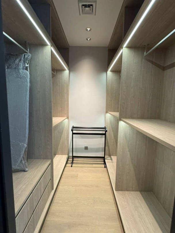 picture For rent Q1 Sukhumvit  Ready to move in - 13/14
