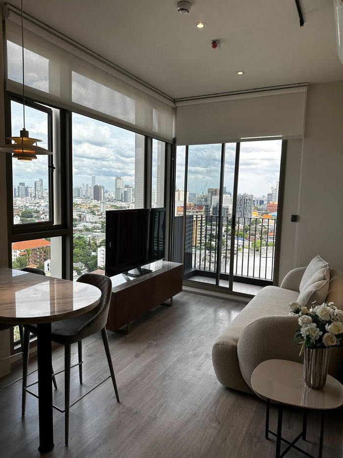 picture Rhythm ekkamai estate room for rent Neat design, 5-star hotel feel, open kitchen, built-in marble pattern, washing machine in - 1/6