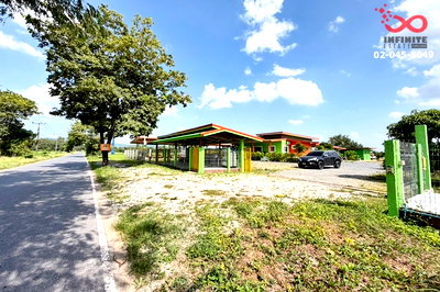 ที่ดิน บ้านนา นครนายก : ขายบ้านเดี่ยวพร้อมที่ดิน 4 ไร่ ถนนบ้านนา-แก่งคอย  ตำบลเขาเพิ่ม บ้านนา นครนายก  พร้อมอยู่
