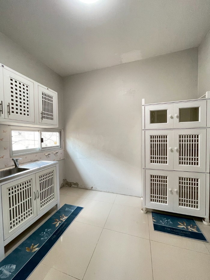 picture Spacious 2-Storey Detached House for Sale - 26/46