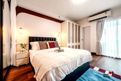 Condos for sale : Supalai Park Srinakarin High-Floor City View with Large Kitchen