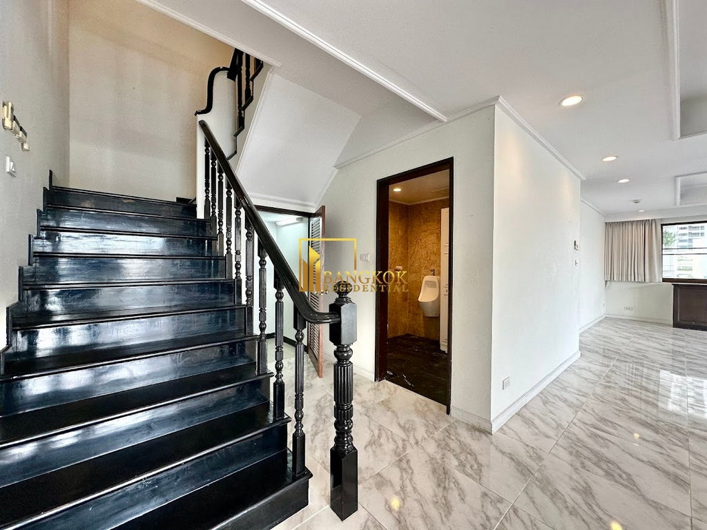 รูป Le Raffine 24 | Renovated 4 Bed Duplex Condo With Private Pool - BR18894CD - รูปที่ 10/43