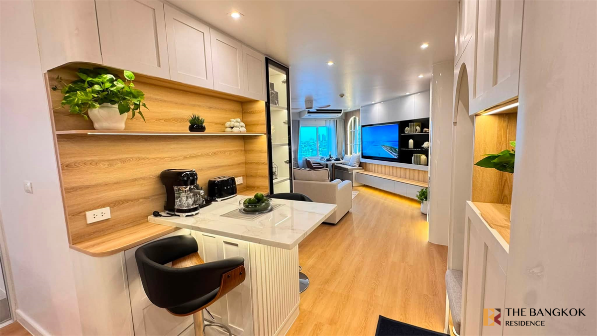 picture Fortune Condo Town Location Near Employment, Surrounded by Lifestyles - 4/10