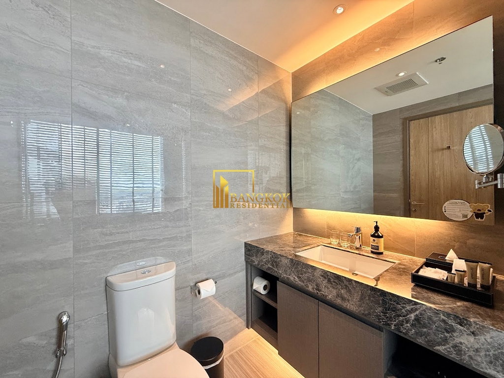 รูป Luxurious 2 Bedroom Serviced Apartment For Rent in Sathorn - BR30132SA - รูปที่ 12/31