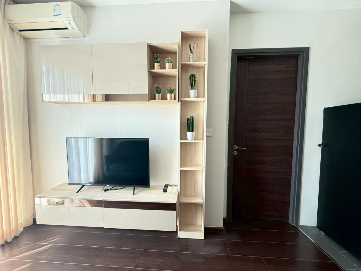 picture For Rent🌿❤️Condo :  C ekkamai  Location： Near BTS ekkamai   Floor : 16  - 8/14