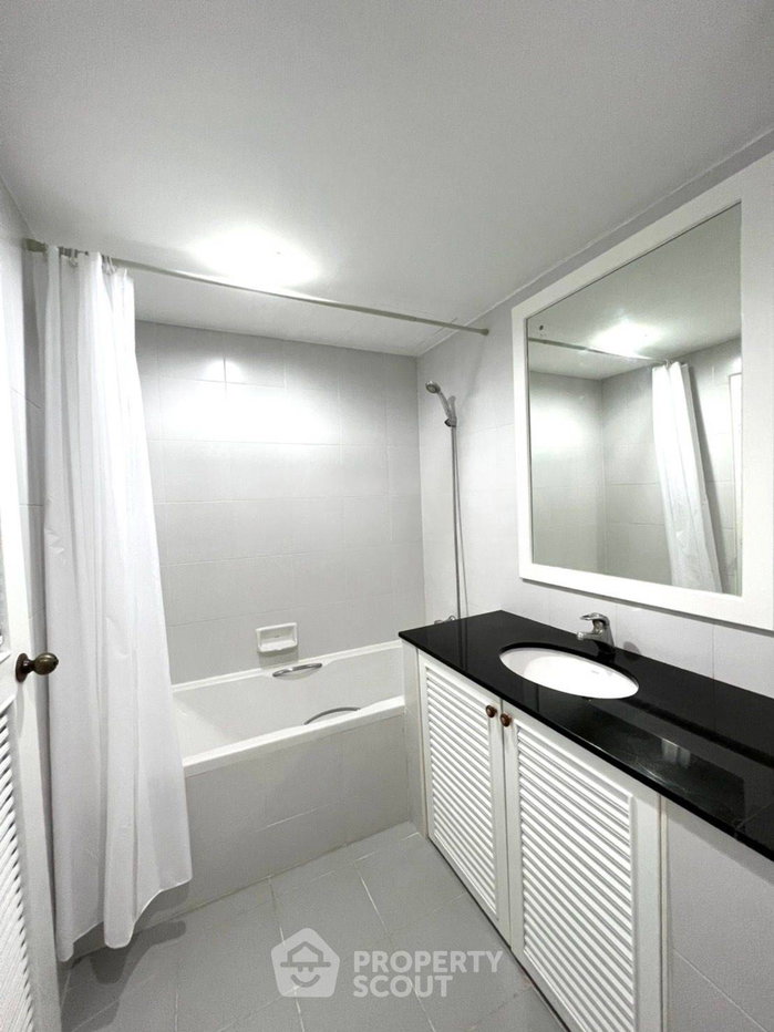 picture 1-BR 50 Sqm Condo At Supalai Place Sukhumvit 39, BTS Phrom Phong (ID 2725882) - 7/7