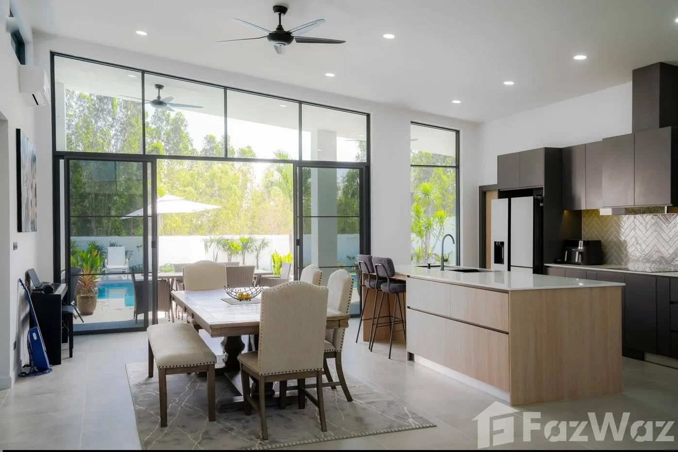 picture Modern House with Pool on large Plot 6452753 - 5/27