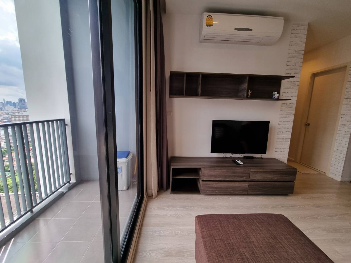 picture Available for rent! Quinn Ratchada17. A Cozy 2 Bedroom with  68sqm. High floor unblocked view. Ready to move in. - 3/18