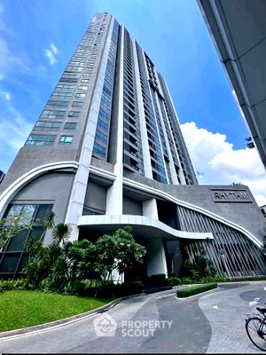 Condos for rent : High-Floor 1-BR 35 Sqm Rhythm Sukhumvit 44/1 near BTS Phra Khanong 📍 (ID 2715412)