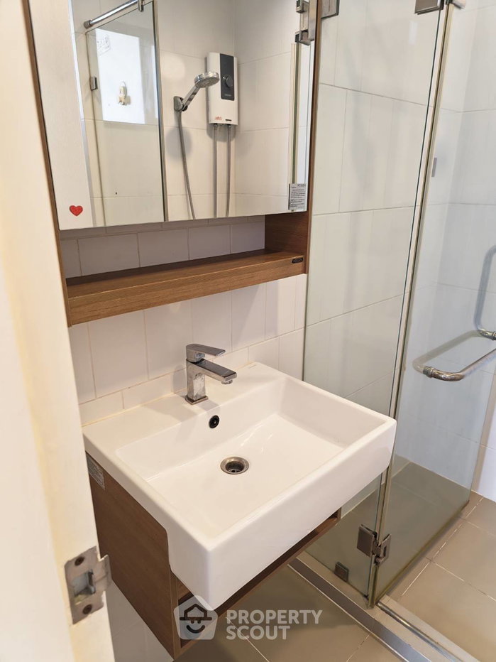 picture 6th-Floor 2-BR 60 Sqm Condo At The Nest Sukhumvit 22, 400m to MRT (ID 3143088) - 12/16
