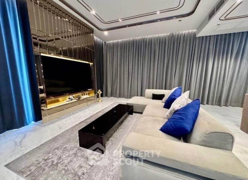 picture 37th-Floor 3-BR 253 Sqm Condo At The Monument Thong Lo (No Nearby BTS) (ID 2443281) - 9/12