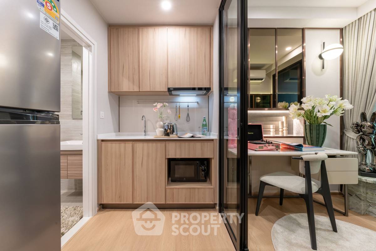 picture 2-BR Condo In Maru Chula, 400m to MRT Hua Lamphong (ID 3141080) - 7/24