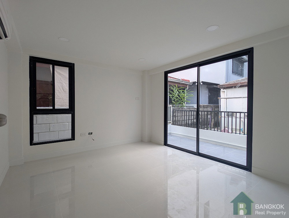 รูป ให้เช่าบ้านเดี่ยวรีโนเวทใหม่เอี่ยม 4 ห้องนอน ม.สัมมากร รามคำแหง - รูปที่ 9/19