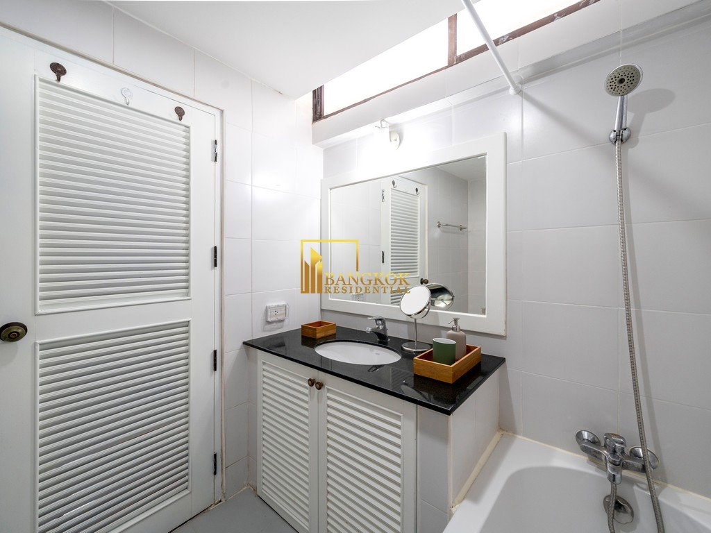 รูป Supalai Place | Renovated 2 Bedroom Condo in Popular Phrom Phong Area - BR16847CD - รูปที่ 19/32