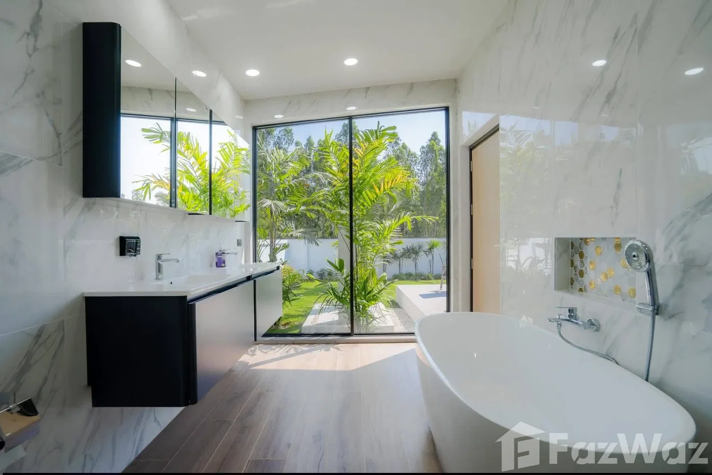 picture Modern House with Pool on large Plot 6452753 - 23/27