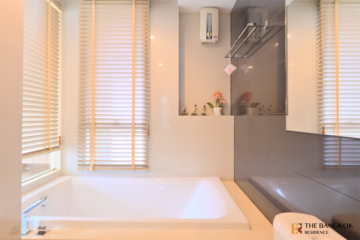 picture RHYTHM Ratchada-Huaikhwang Ready-to-move-in Condo, Great Value near MRT Huai Khwang Station - 6/10