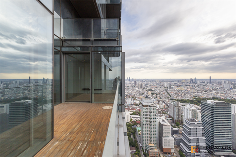 The Ritz Carlton Residence The Privilege of Luxury in an Economic Hub Location near BTS Chong Nonsi