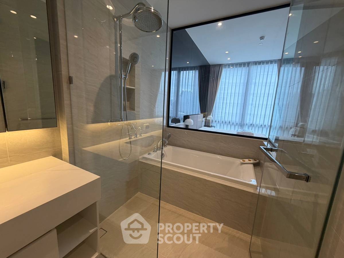 picture 1-BR Condo For Sale At Muniq Langsuan, Near BTS Ratchadamri (ID 2468396) - 10/17