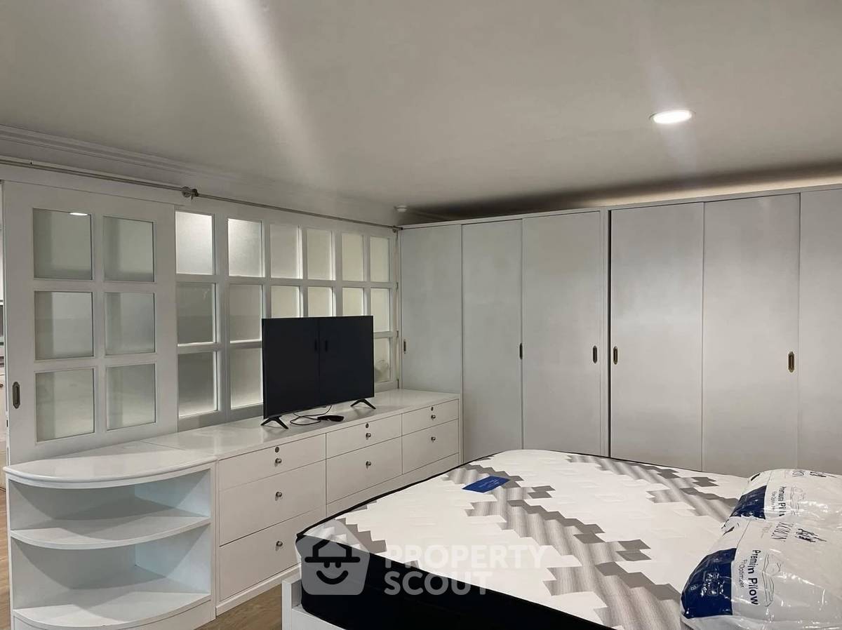 picture 2-BR Condo In Diamond Tower, BTS Chong Nonsi 90m (ID 3101349) - 12/15