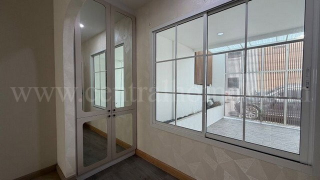 รูป ทาวน์โฮม 3 ชั้น เดอะ ซิมโฟนี่ นวมินทร์ 163 บ้านตัวอย่าง - รูปที่ 39/39