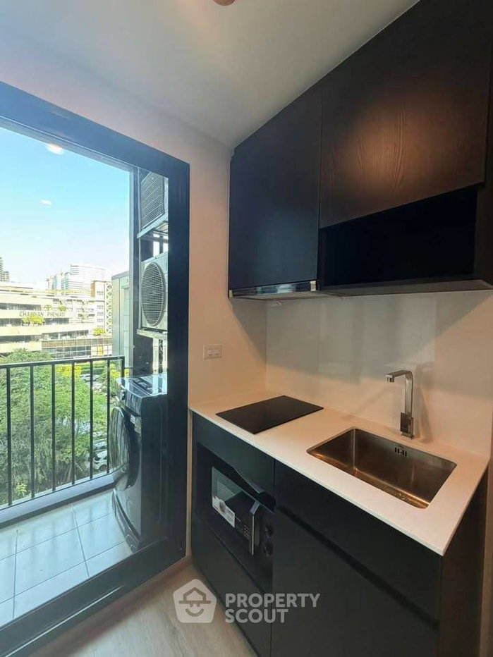 picture 1-BR Condo At Nue District R9, 200m To MRT Phra Ram 9 (ID 3142482) - 8/11
