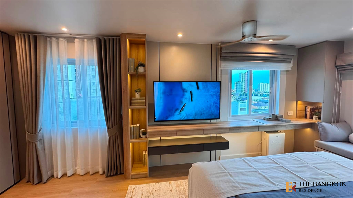 picture Fortune Condo Town Location Near Employment, Surrounded by Lifestyles - 7/10