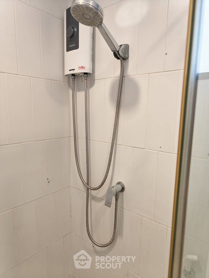 picture 6th-Floor 2-BR 60 Sqm Condo At The Nest Sukhumvit 22, 400m to MRT (ID 3143088) - 13/16