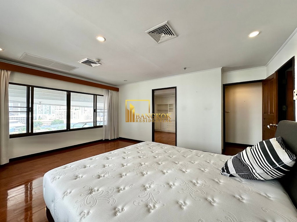 รูป Le Raffine 24 | Renovated 4 Bed Duplex Condo With Private Pool - BR18894CD - รูปที่ 18/43