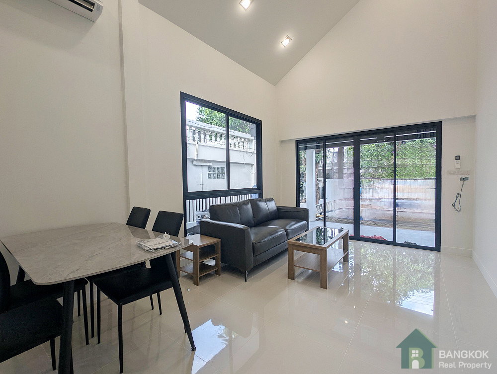 รูป ให้เช่าบ้านเดี่ยวรีโนเวทใหม่เอี่ยม 4 ห้องนอน ม.สัมมากร รามคำแหง - รูปที่ 4/19