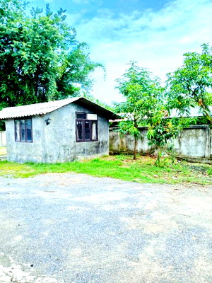 Land for rent Chiang Mai : Tha Rua Intersection 900 m. Land for rent with building, 2 bedrooms, 2 bathrooms, near Wat Don Chai, Tha Rua 500 m., area 200 sq m, suitable for