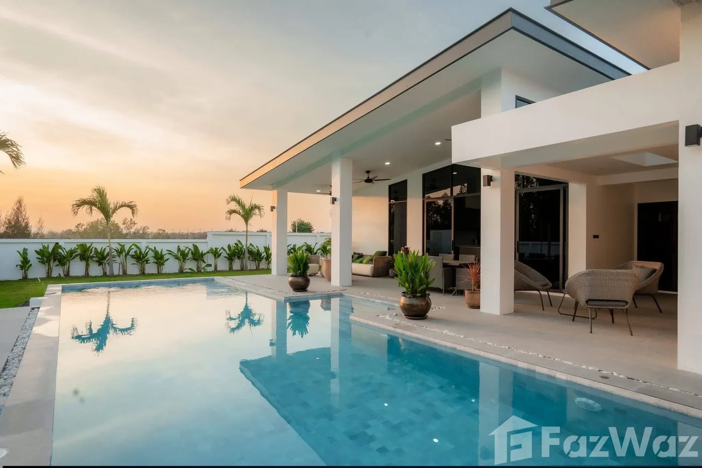 picture Modern House with Pool on large Plot 6452753 - 19/27