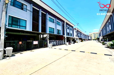 ทาวน์โฮม MRT ลาดพร้าว 71 : ขายทาวน์โฮม 3ชั้น  หมู่บ้านสิริเฮาส์ รัชดา 18  ใจกลางเมือง ซอยลาดพร้าว 80 ใกล้ MRT ห้วยขวาง