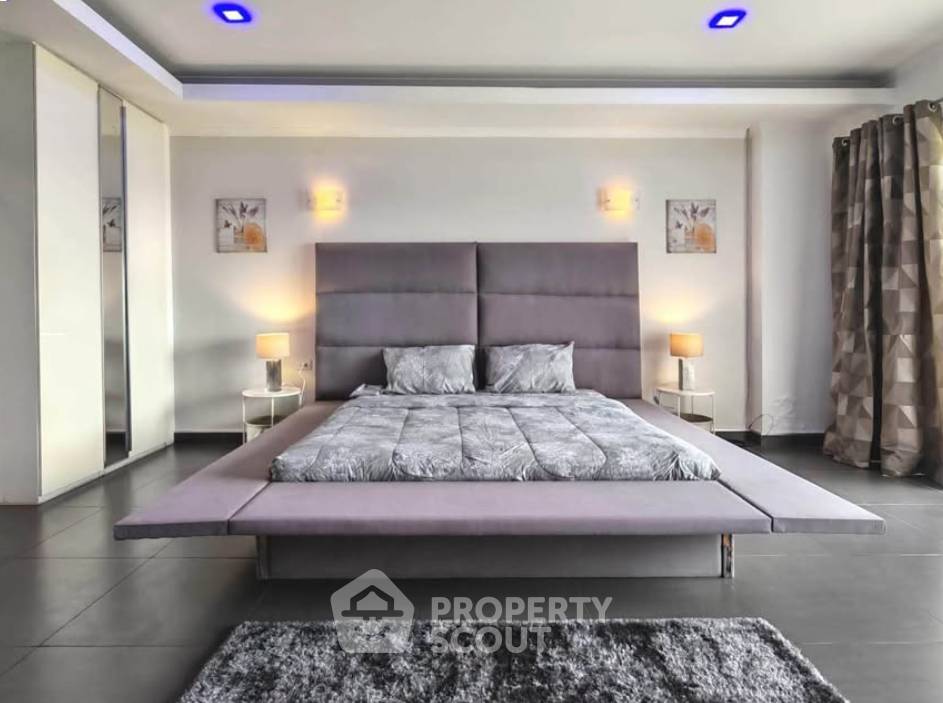 picture Pet-Friendly 1-BR Condo, View Talay Residence 5, Near Pratumnak Beach (ID 3143161) - 7/18