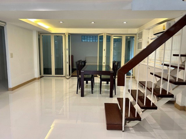 รูป ให้เช่า บ้านเดี่ยว2ชั้น พื้นที่64 ตรว.อยู่ถนน พระราม9 ใกล้ห้างเดอะไนน์เซ็นเตอร์ - รูปที่ 8/8