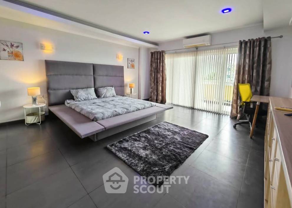 picture Pet-Friendly 1-BR Condo, View Talay Residence 5, Near Pratumnak Beach (ID 3143161) - 2/18