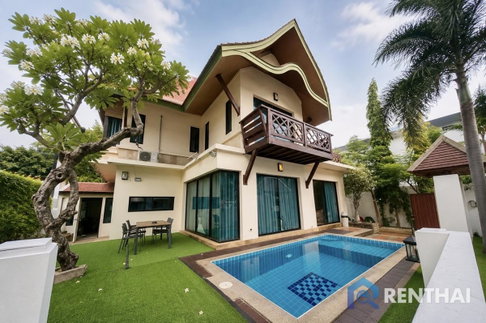 Contemporary Thai Tropical Pool Villa for Sale in Central Pattaya