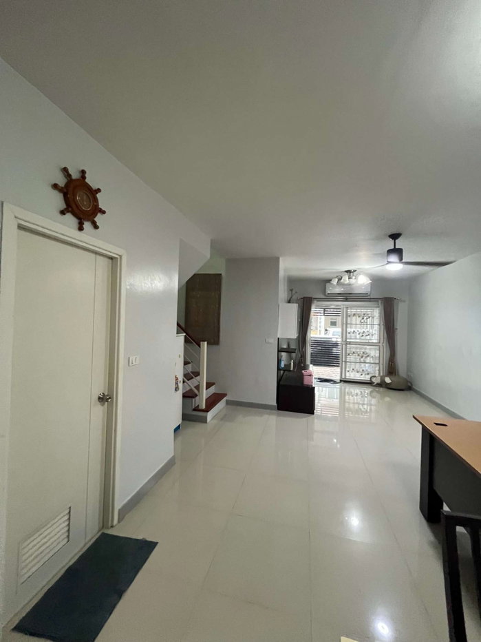 picture Townhome 3 bedrooms with furniture, 3 air conditioners, refrigerator, microwave oven, ready-made kitchen, dining table, work desk. - 5/16