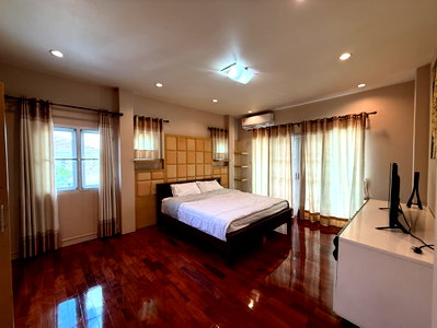Houses for rent Payap University (Mae Khao Campus) : Private Pool Villa – New Renovation | Prime Location Tropical Emperor 2