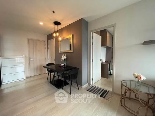 picture 2-BR Condo, Life Asoke - Rama 9, 300m to MRT Phra Ram 9 (ID 3140061) - 3/12