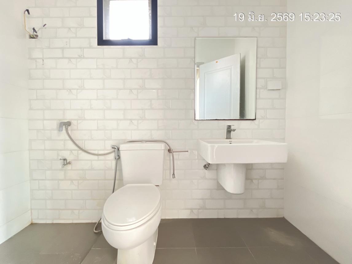 picture TOWN HOUSE 17.2 Sq.w. Lat Krabang Bangkok for 2.3M - 23/28