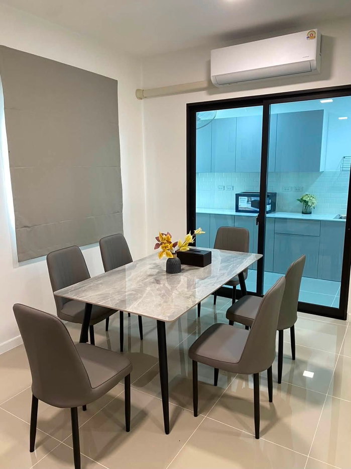 รูป 🏡✨ ให้เช่าทาวน์โฮม 2 ชั้น บ้านใหม่ในโครงการหรู ใกล้สนามบิน  #A7-T0261 - รูปที่ 4/19