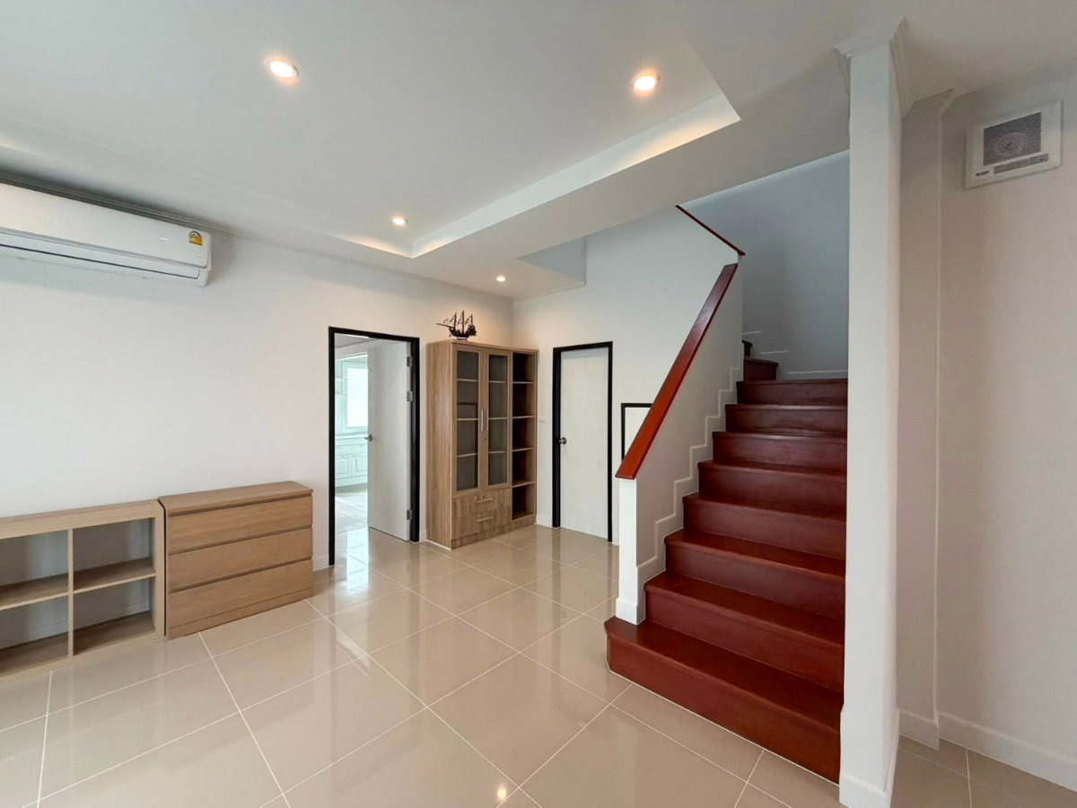 picture 2-Storey Detached House for Rent in a Peaceful Residential Project - 5/21