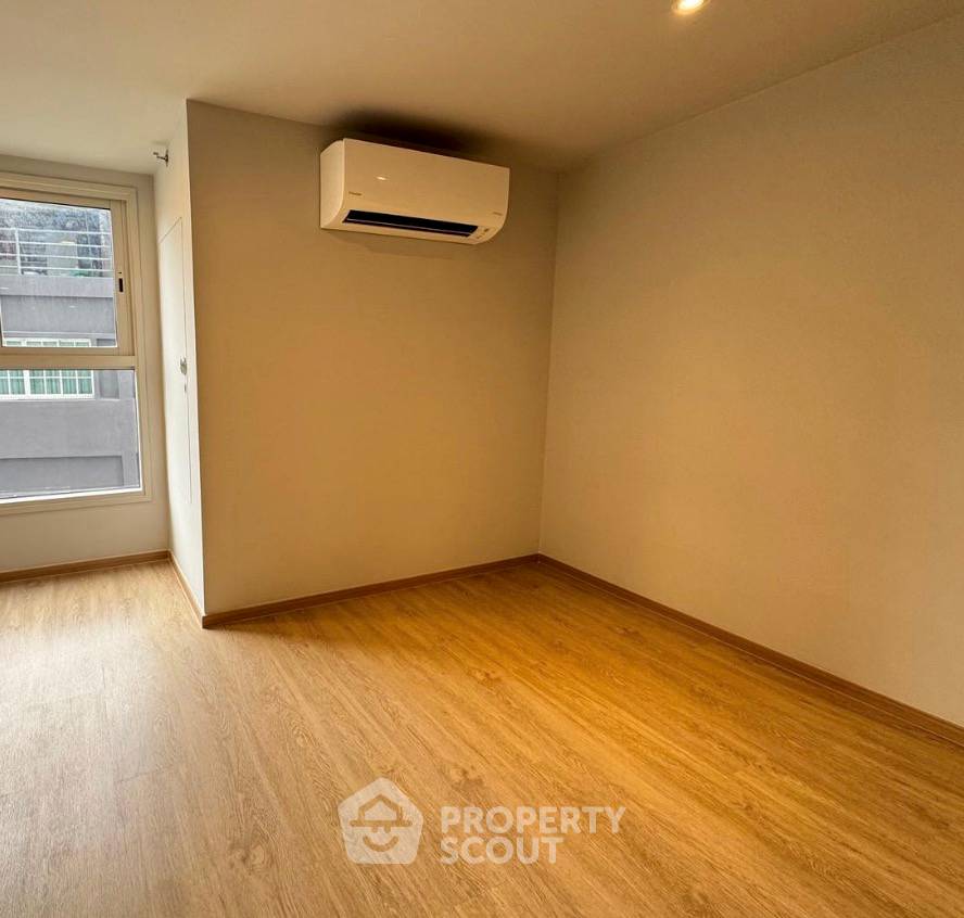 picture 2-BR Condo For Sale, Culture Chula, 300m to MRT Sam Yan (ID 3139403) - 2/7