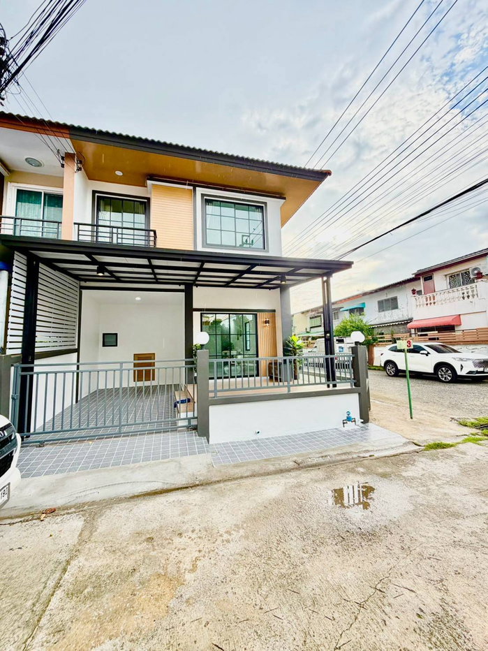รูป บ้านหลังมุม ทำเลดี ใกล้รถไฟฟ้าสายสีชมพู หมู่บ้านพนาสนธิ์ ถ.นิมิตรใหม่ แขวงมีนบุรี เขตมีนบุรี ใกล้ตลาดมีนบุรี - รูปที่ 2/21