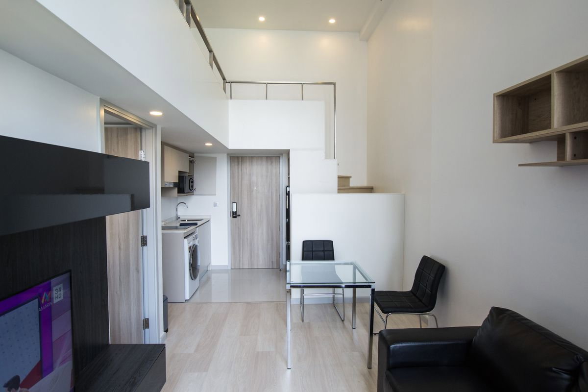 รูป 🔥 Knightsbridge Prime Sathorn ห้อง Duplex 1 ห้องนอน ชั้น 28 วิวเมือง ใจกลางสาทร เพียง 22,000 บาท/เดือน พร้อมเข้าอยู่! 🏙️✨ - รูปที่ 3/24