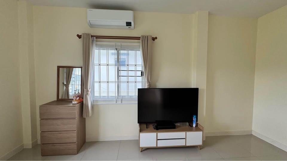 รูป 🏡 ให้เช่าด่วน! บ้านชั้นเดียว ทำเลท่ารั้ว-สันปูเลย ใกล้ตลาด-สิ่งอำนวยความสะดวกครบ 📞 063-664-9056 - รูปที่ 5/10