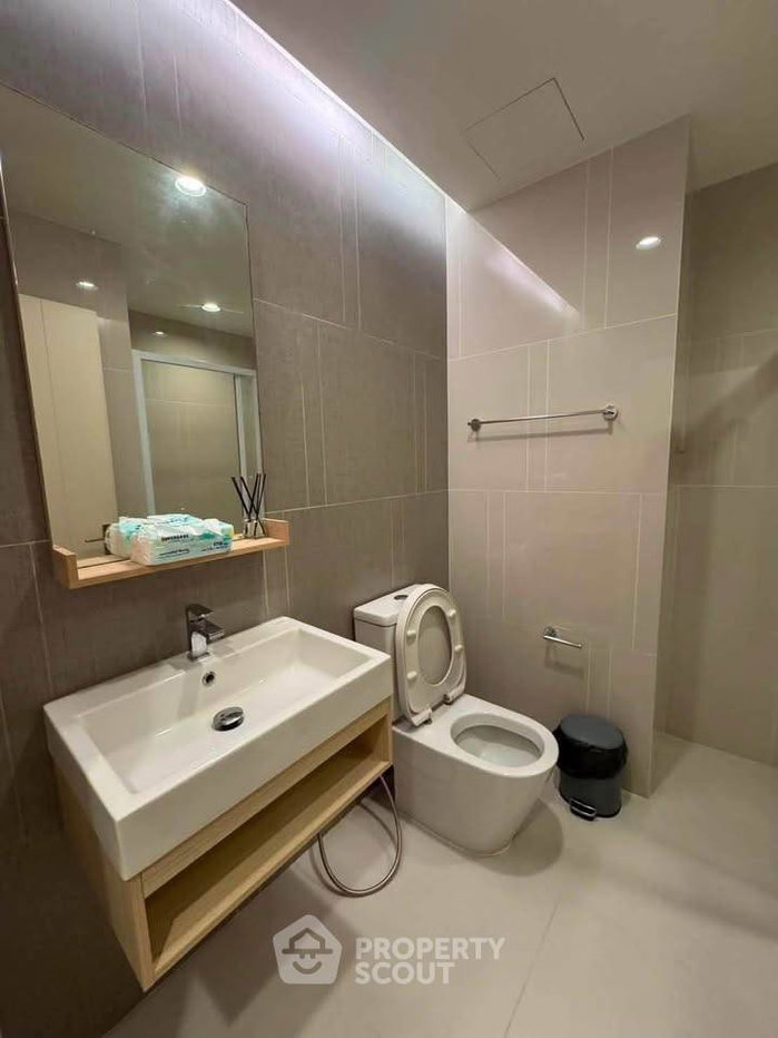 picture High-Floor 2-BR 55 Sqm At The Key Sathorn - Charoenraj (ID 3139979) - 7/7