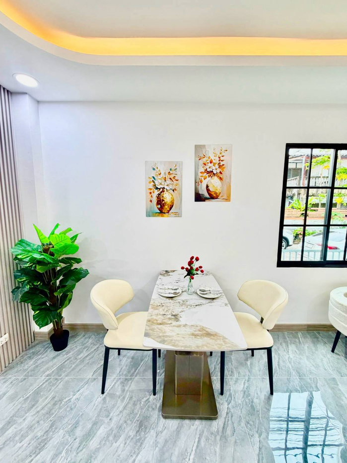 รูป บ้านหลังมุม ทำเลดี ใกล้รถไฟฟ้าสายสีชมพู หมู่บ้านพนาสนธิ์ ถ.นิมิตรใหม่ แขวงมีนบุรี เขตมีนบุรี ใกล้ตลาดมีนบุรี - รูปที่ 10/21